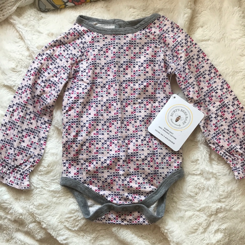 Burt’s Bees Baby onesie 6-9 month